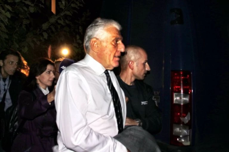 Γιάννος Παπαντωνίου: Τι συμβαίνει με τη μεταφορά χρημάτων σε δεσμίδες στο εξωτερικό